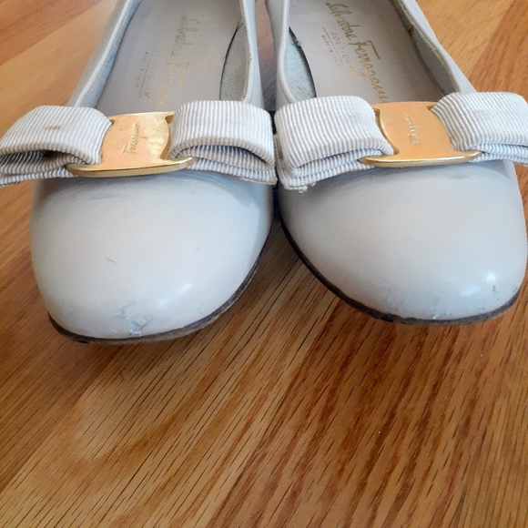 VINTAGE SALVATORE FERRAGAMO White Lillaz Bow Block Kitten heel Shoe Size 6.5 Fer - Picture 4 of 7